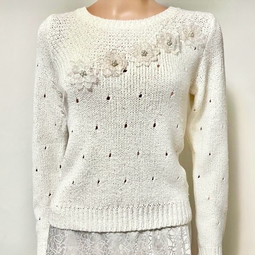 Vtg. Organically Grown OffWhite Eyelet Roundneck Sweater w/Flower Appliqué SizeS